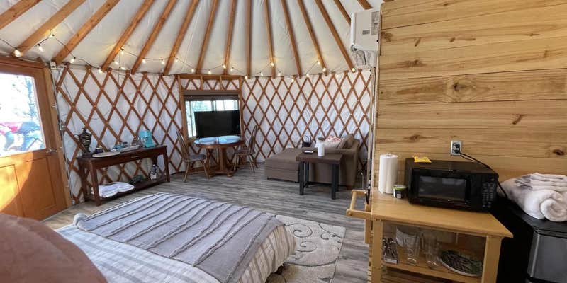 Camper submitted image from Cross Timbers Glamping Company