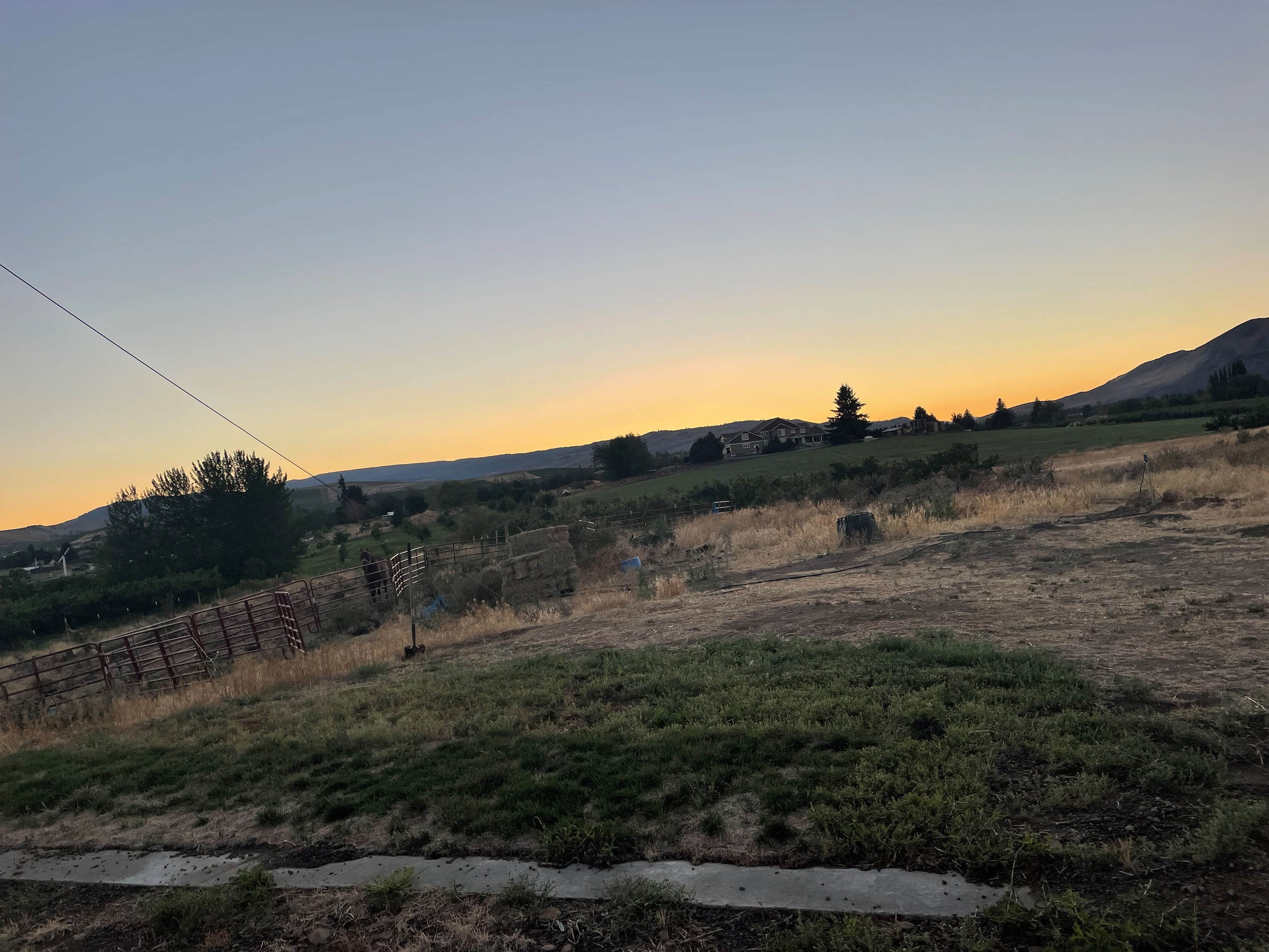 Camping near Yakima River Canyon Campgrounds (Umtanum, Lmuma Creek, Big Pines, Roza) — Yakima River Canyon: Nemo Farms LLC, Tieton, Washington