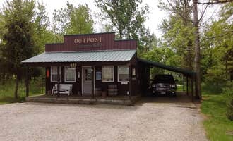 Camping near Peaceful Nature Hideaway: Country Outpost RV Site, Hollansburg, Ohio