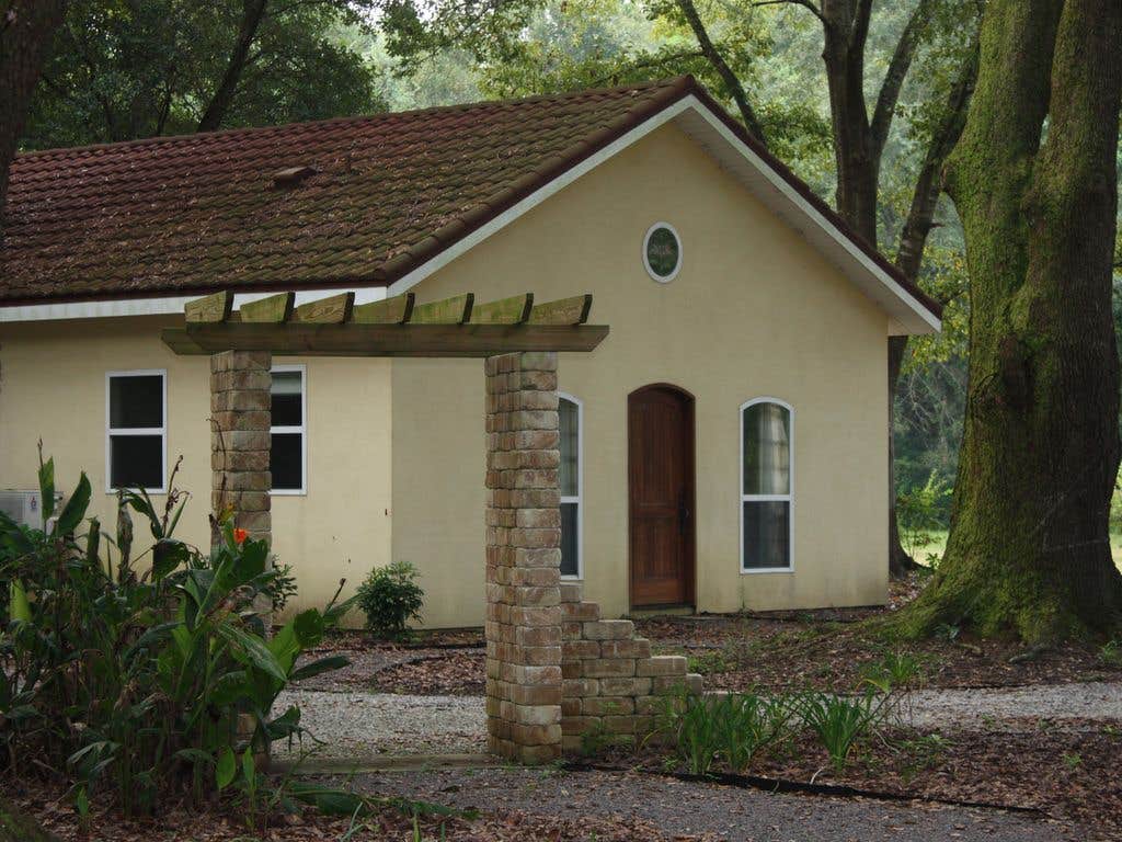 Camping near Oak Ridge River Park: Fairhope Farm Stays, Fairhope, Alabama