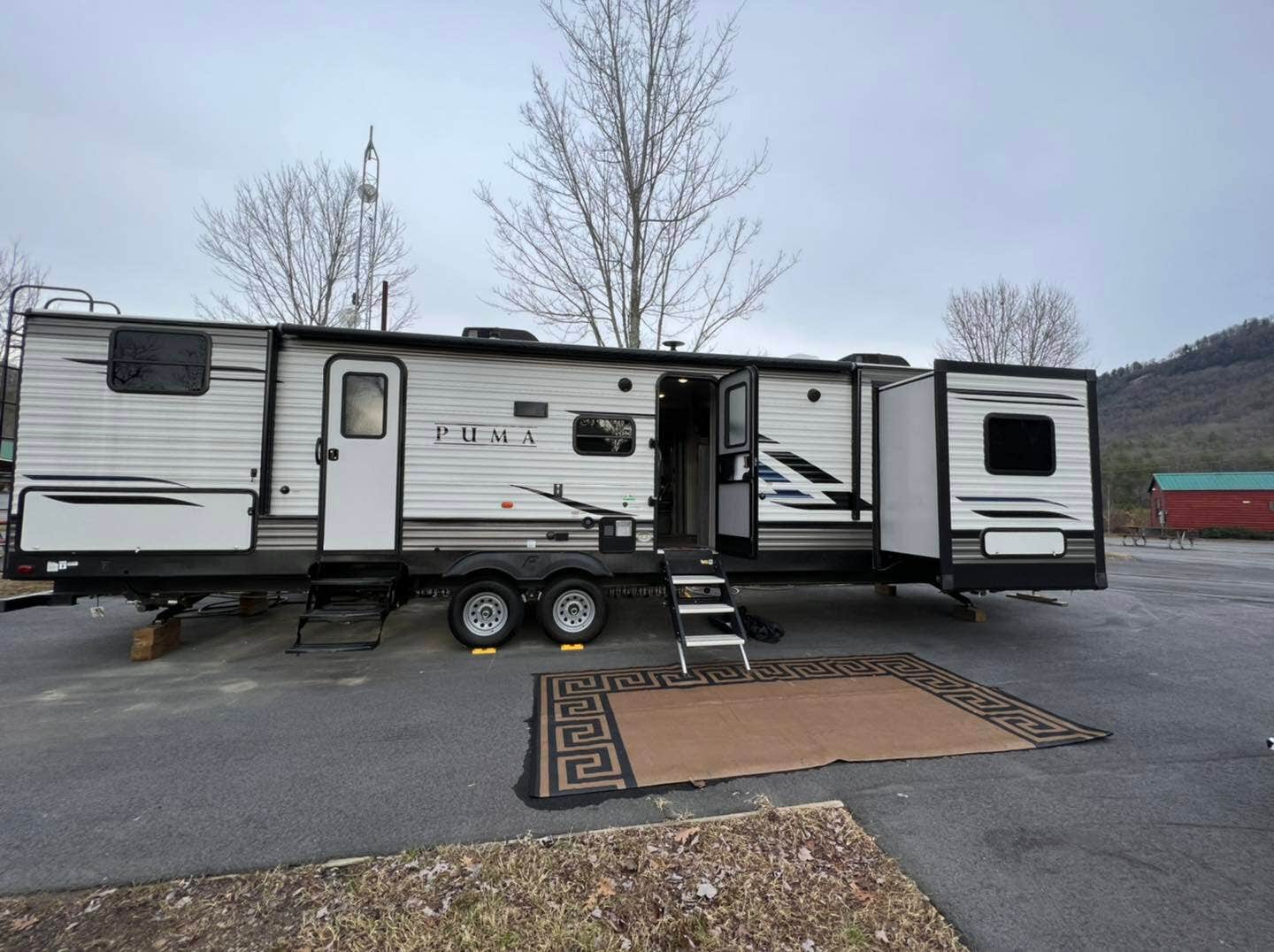 Camper submitted image from Windy Sky RV Rentals / River Vista Reservations - 2