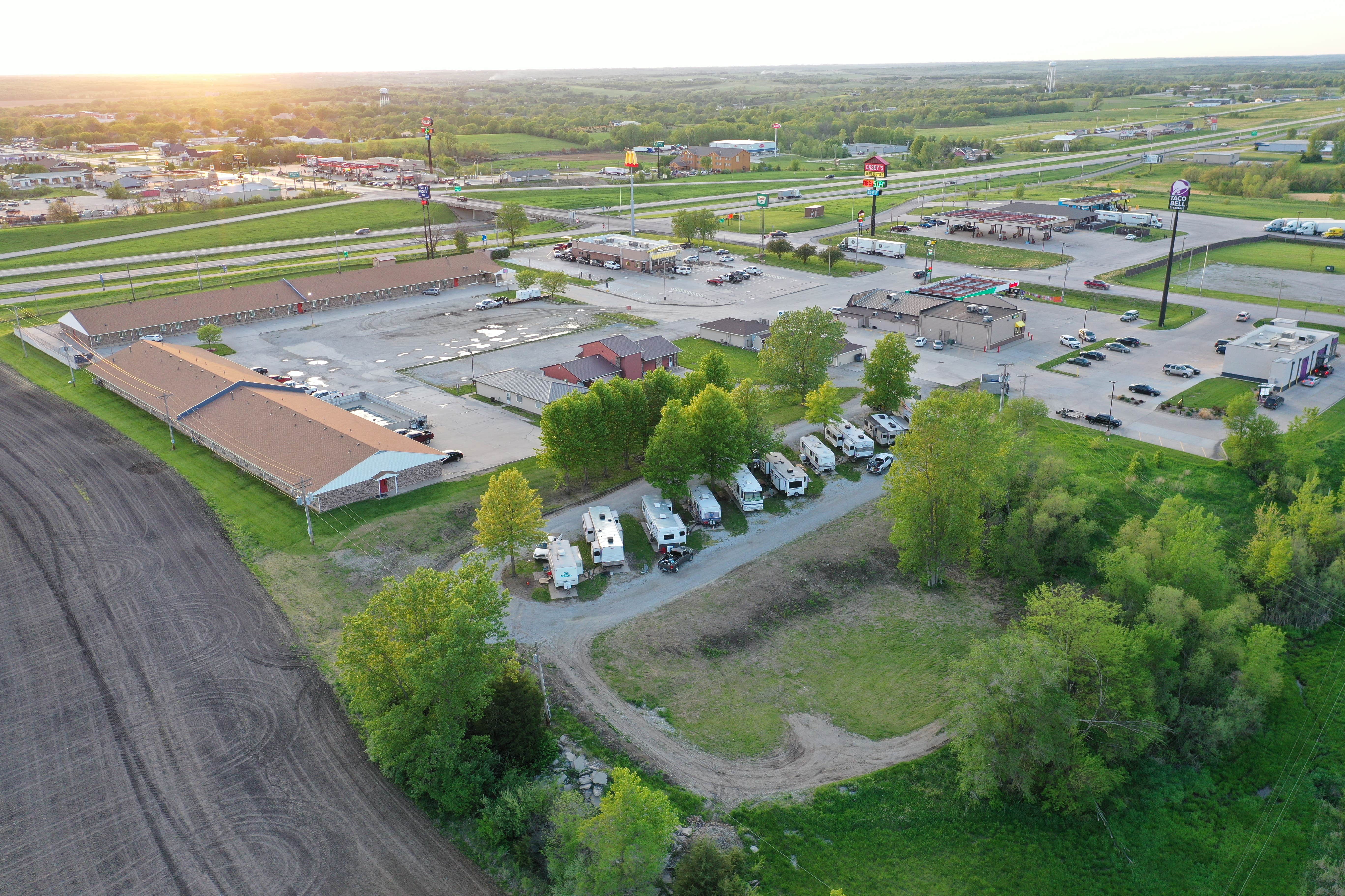 Camping near Harrison County Lake: Quail Ridge Campground, Jamesport, Missouri