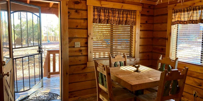 Camper submitted image from Big Pine Cabins