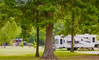 Camping near Camp Safe Haven by Earthbound Lodging : Oakridge Campground, Chrisney, Indiana