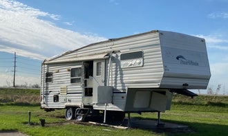 Camping near Starved Rock Family Campground: Tiki RV Park, Peru, Illinois