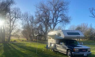 Camping near Soldier Creek Campground — Fort Robinson State Park: Crawford City Park, Crawford, Nebraska
