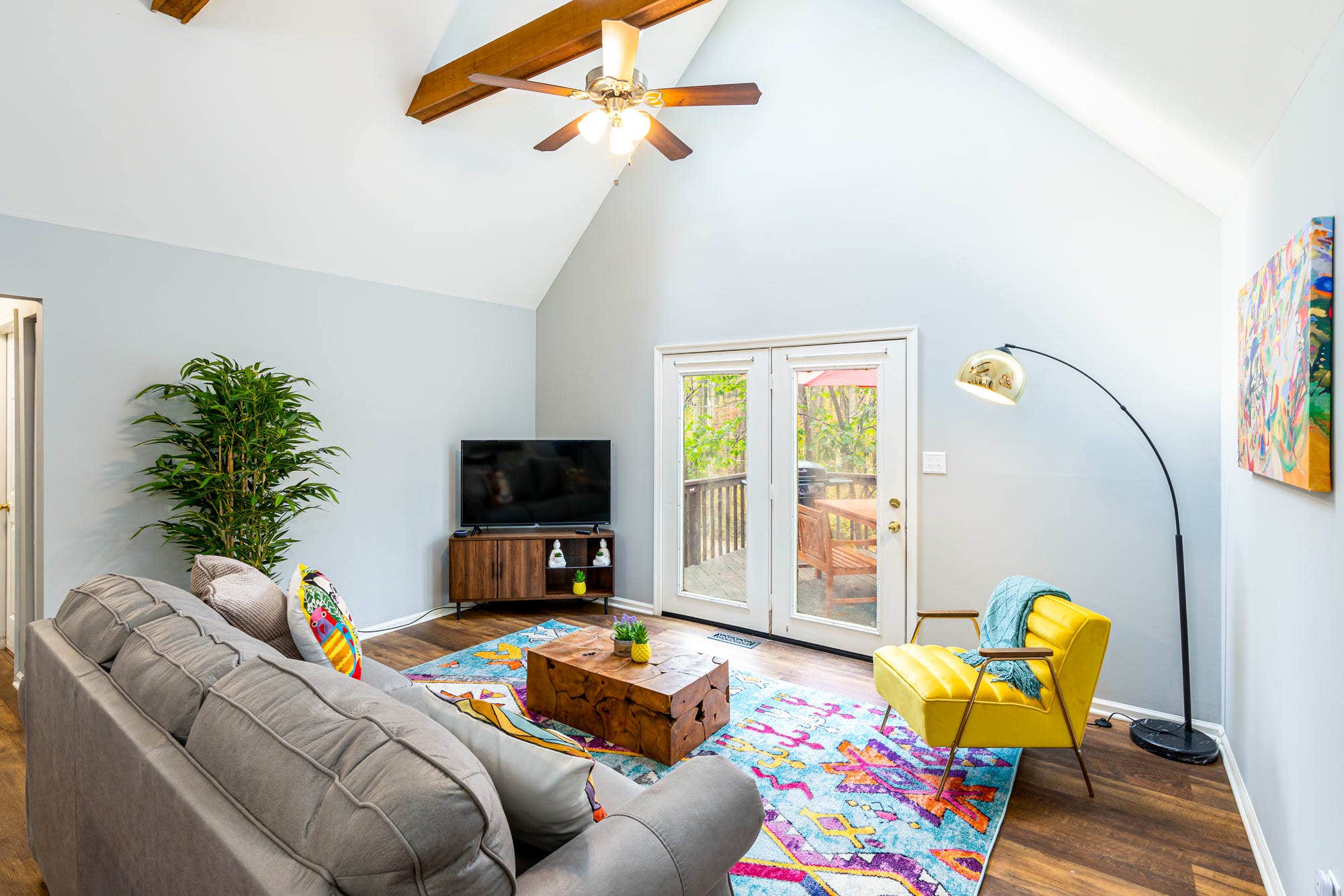 Hot Tub, Deck/Grill, Game Room, WiFi at Cute Cabin