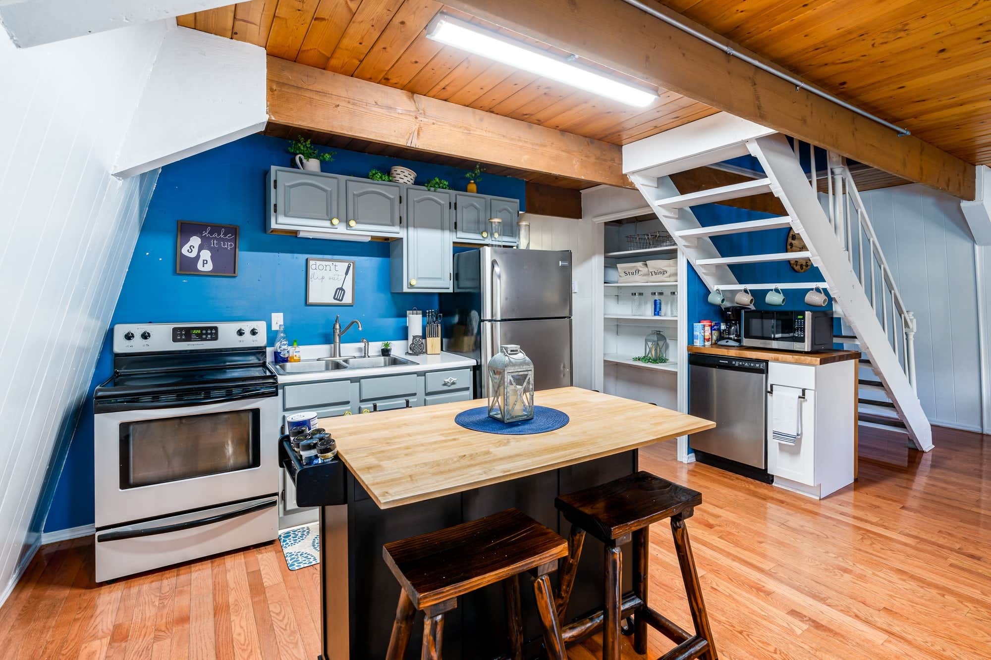 Camper submitted image from Private Lake/Beach w Golf, Fire Pit, Deck & WiFi! - 1