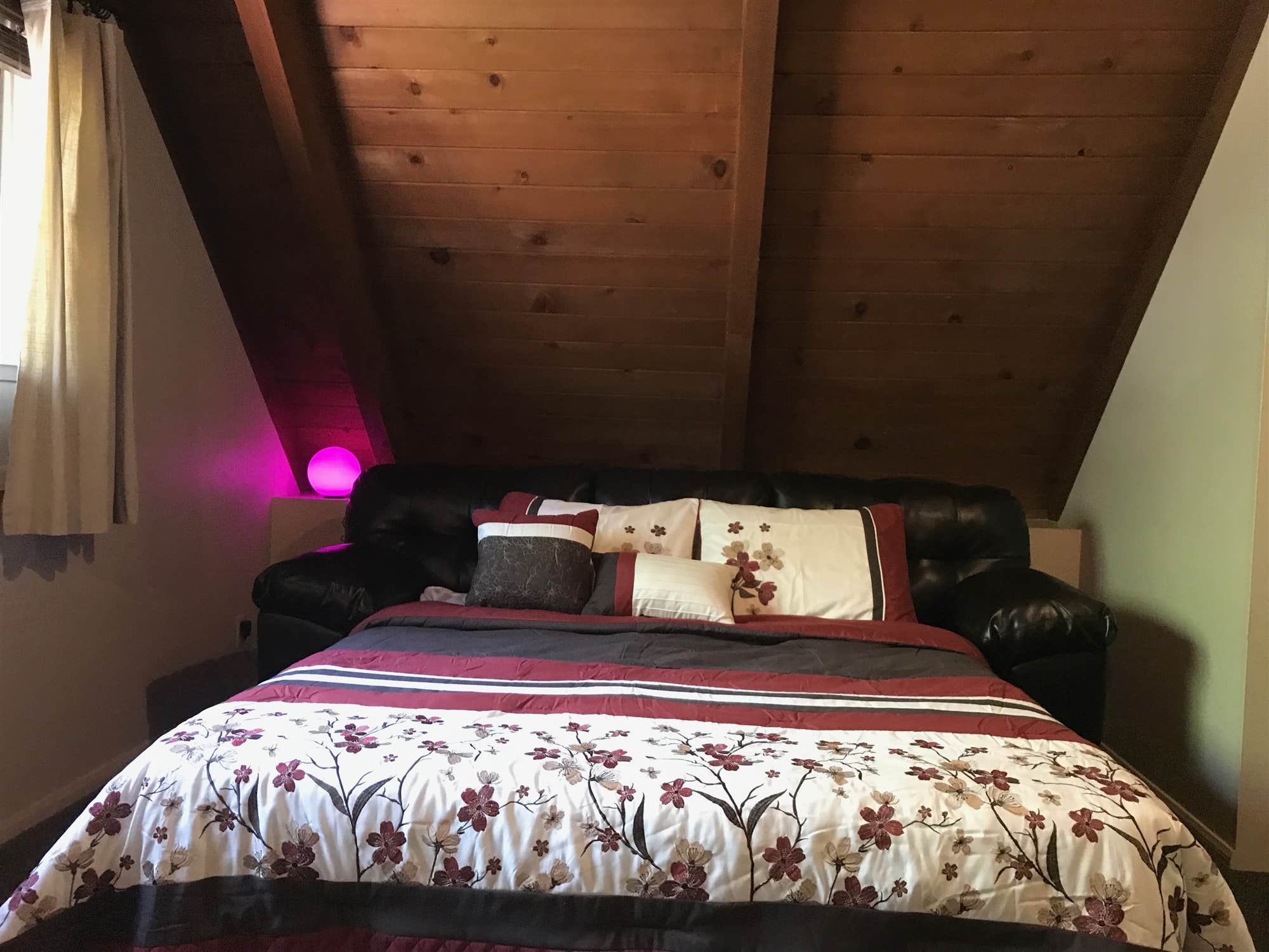 Sleepy Hollow Cabins and Hotel