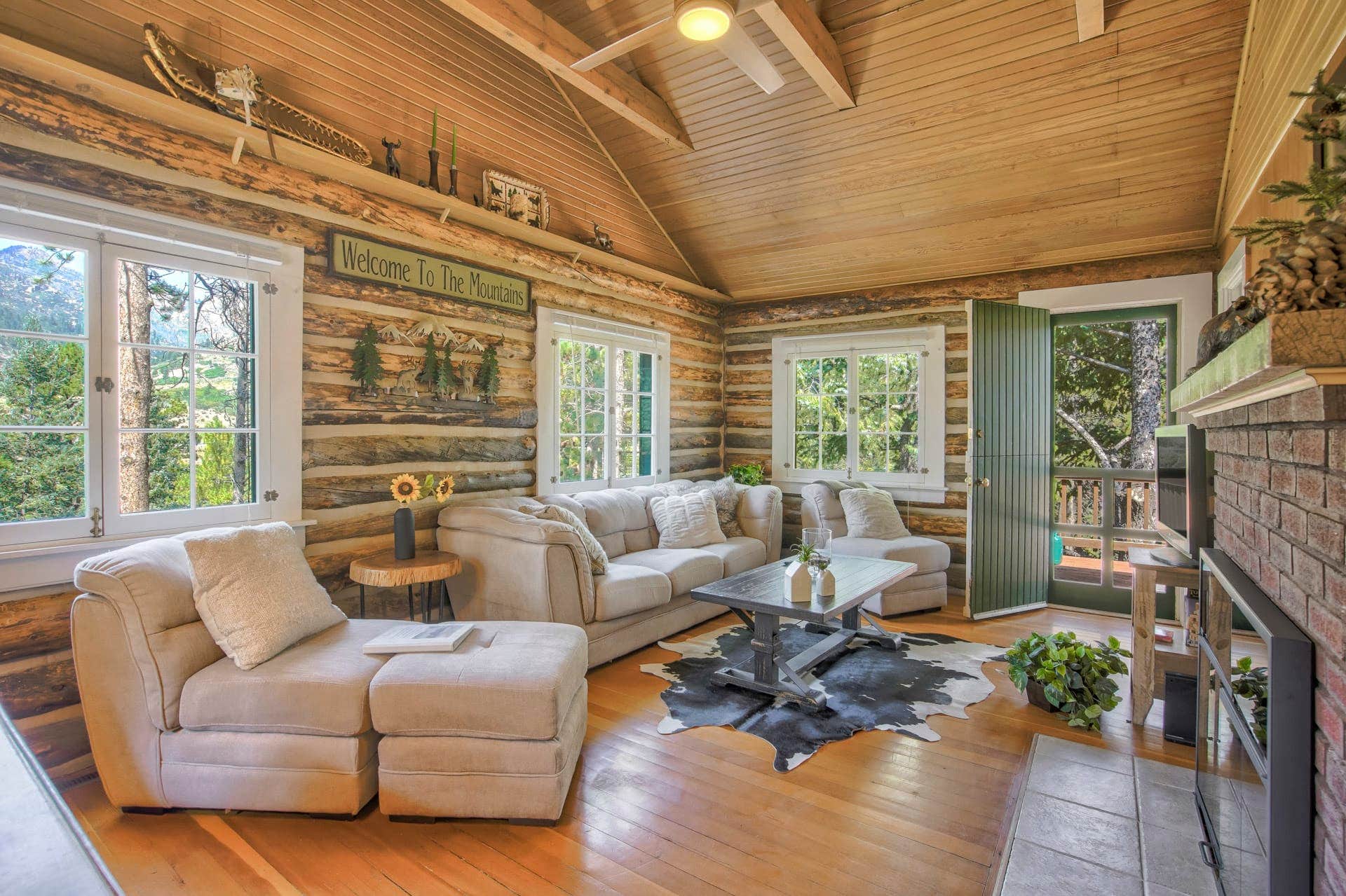 Camper submitted image from Wine Gazebo___Pikes Peak Mountain Log Cabin for 2 - 1