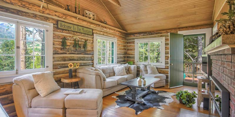 Camper submitted image from Wine Gazebo___Pikes Peak Mountain Log Cabin for 2