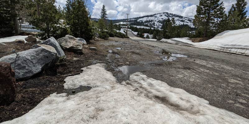 Camper submitted image from Lake Valley Rd Pullout