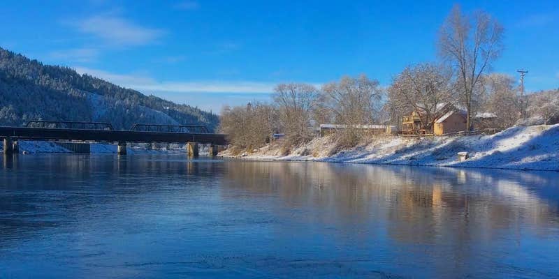 Camper submitted image from The Hook Up RV Park