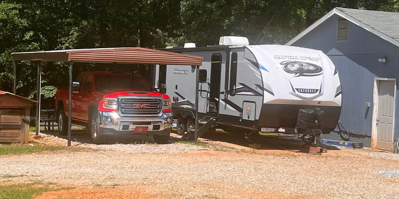 Camper submitted image from Seasons Getaways