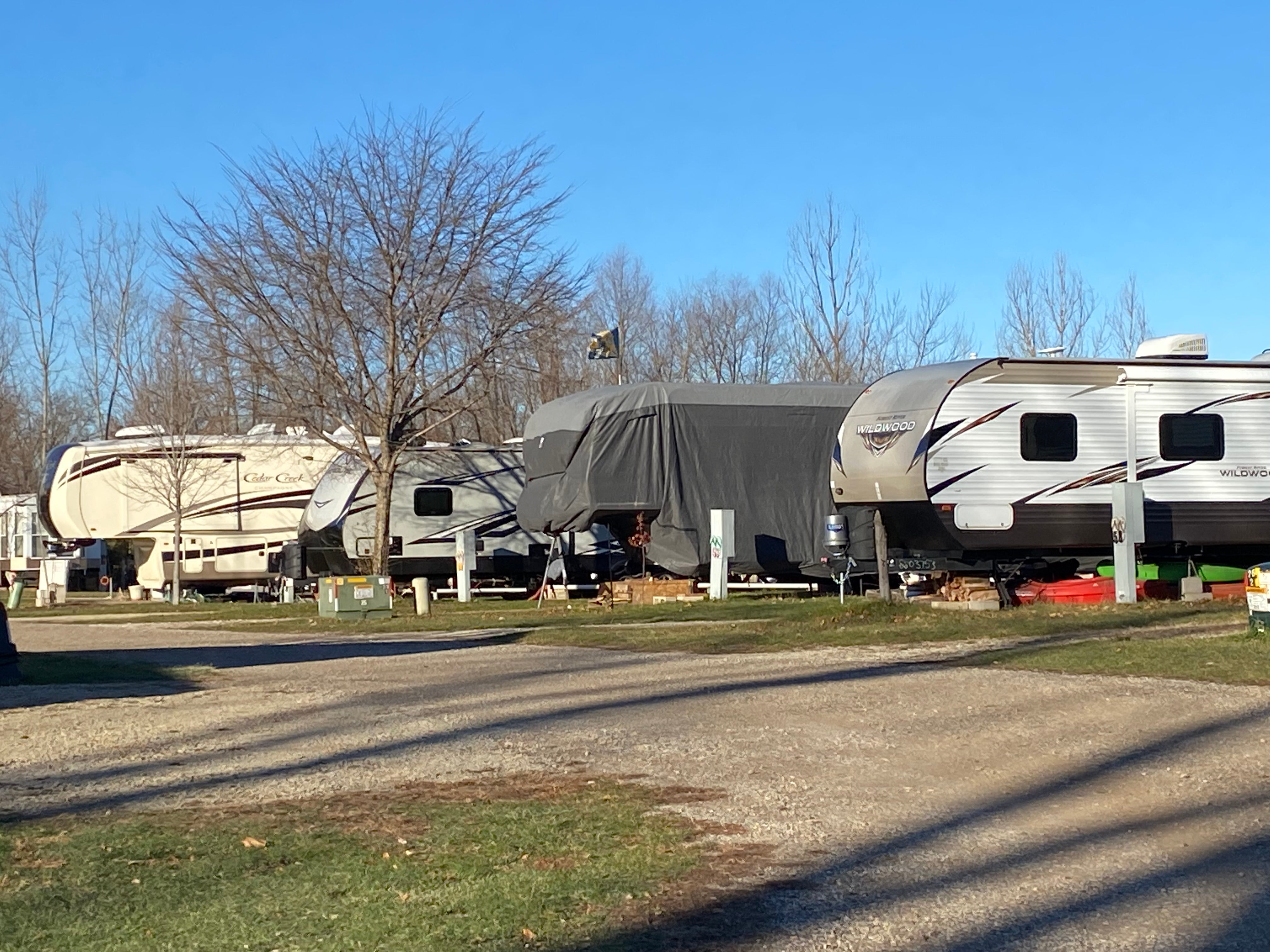 Camper submitted image from Pettits Lakeview Campground & Bar - 2