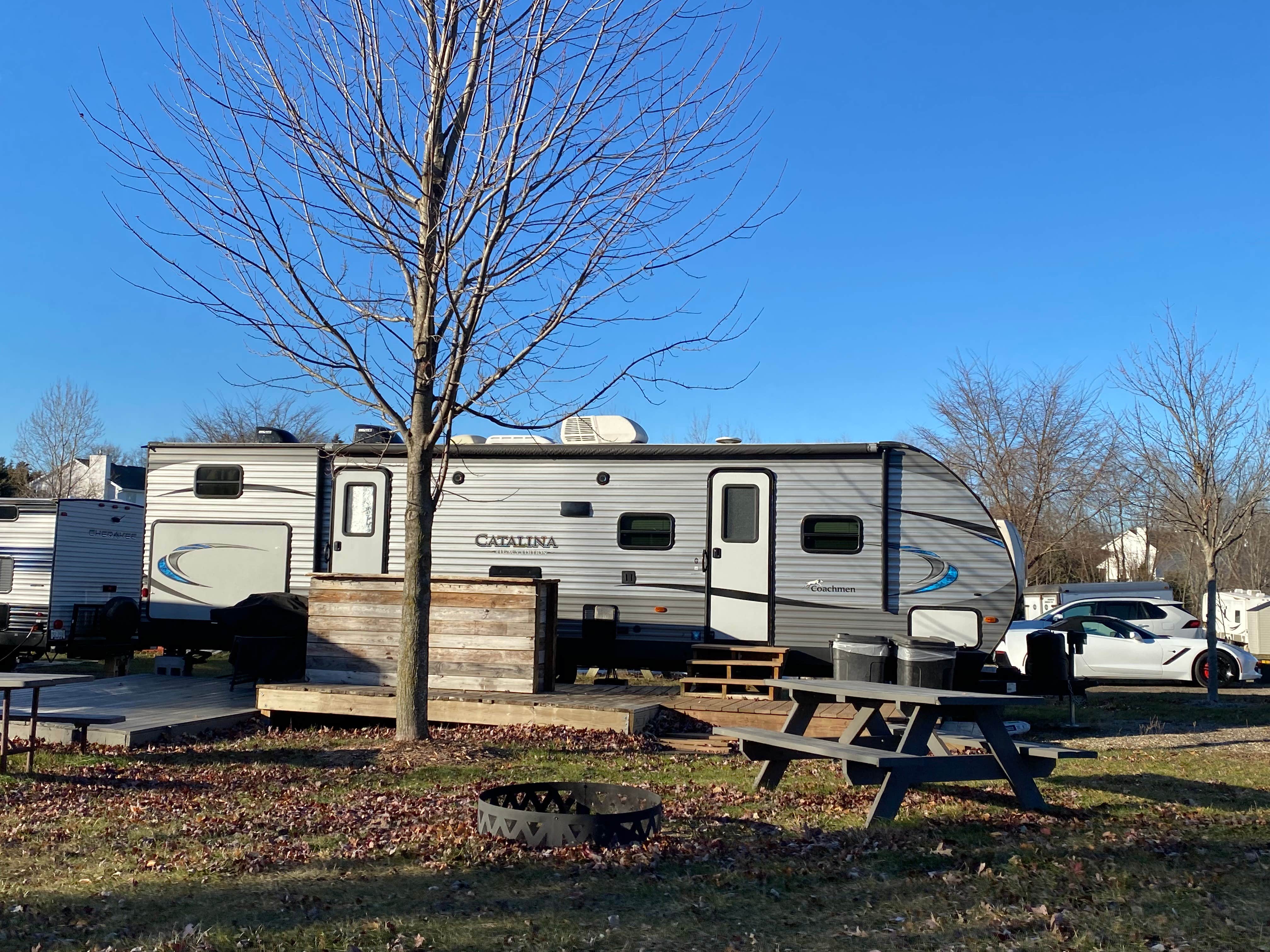 Camper submitted image from Pettits Lakeview Campground - 4