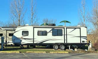 Camping near Milton-Madison SE KOA: Pettits Lakeview Campground & Bar, Edgerton, Wisconsin