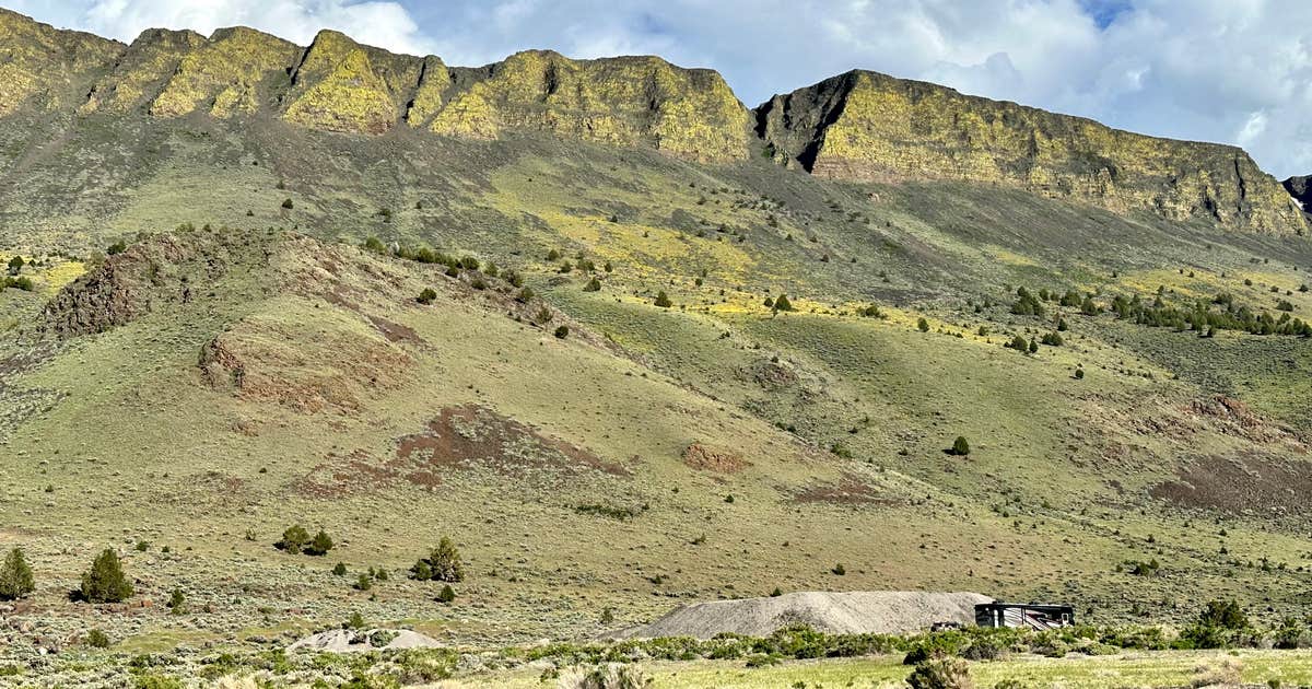Lake Abert US 395 South Pullout Dispersed Camping