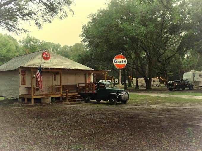 Camping near Ellie Ray's RV Resort & Lounge: Rustic Oaks RV Park, LLC, Fort White, Florida