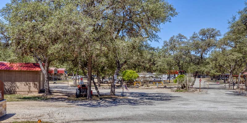 Camper submitted image from Becs Store & RV Park