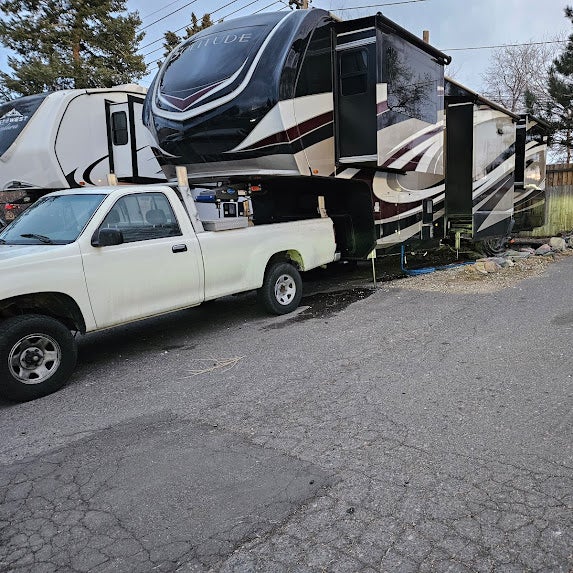 Camper submitted image from Delux RV & Motel - 1