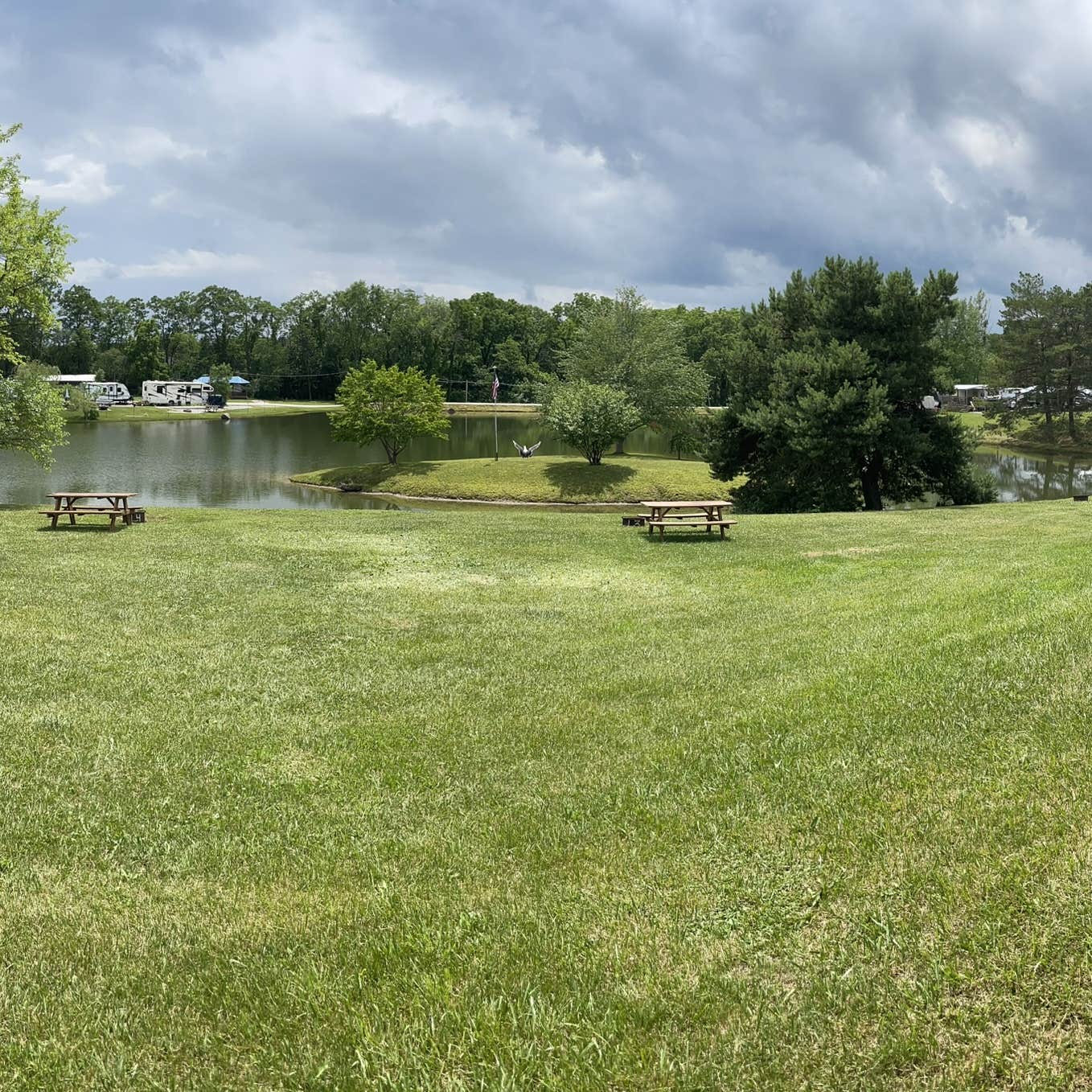 Escape to Serenity: Iowa's Willow Lake Park - A Nature Lover's Paradise