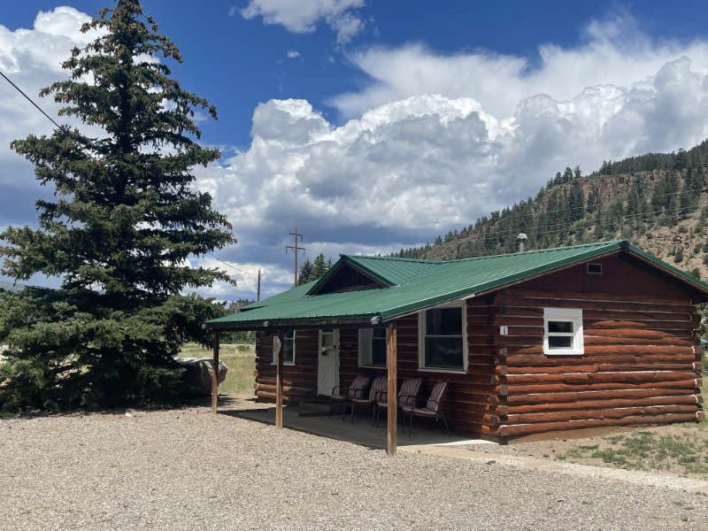 Camper submitted image from Aspen Ridge Cabins - 1