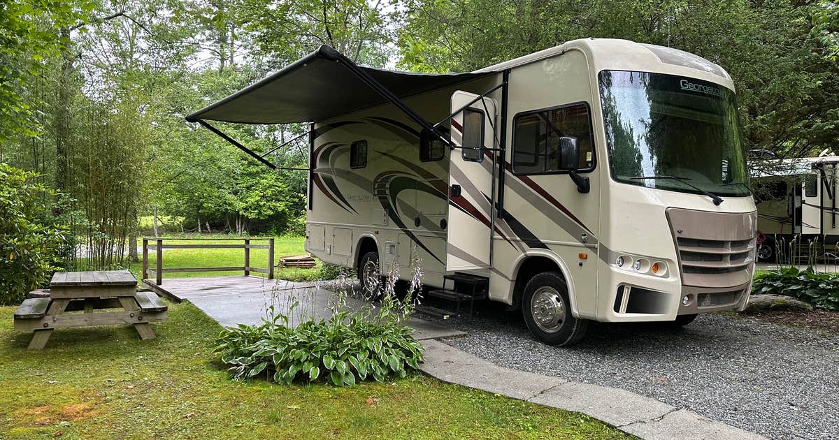 Blue Ridge Falls RV Resort | Lake Toxaway, North Carolina