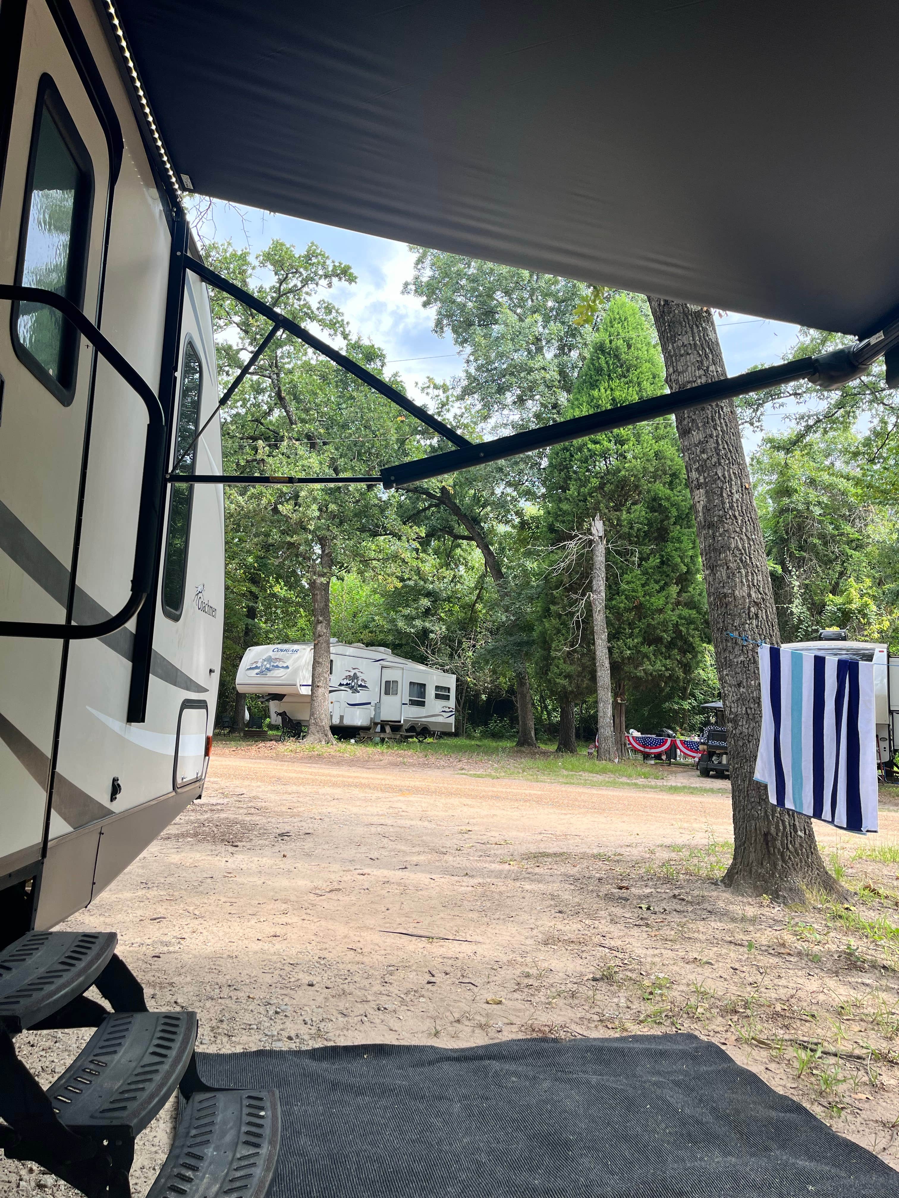 Camping near Purtis Creek State Park Campground: Shiloh on the Lake, Eustace, Texas