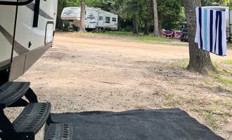 Camping near Bella Hampton Farm Foundation: Shiloh on the Lake, Eustace, Texas