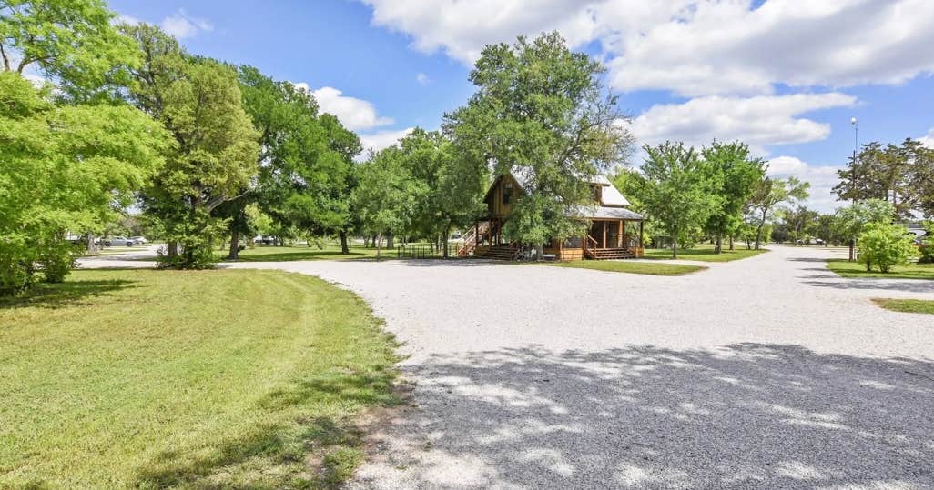 Cedar Bend RV Park | Bertram, TX