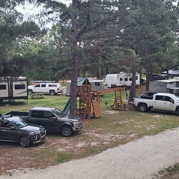 Campground Finder: Leaning Pines Campground and Cabins