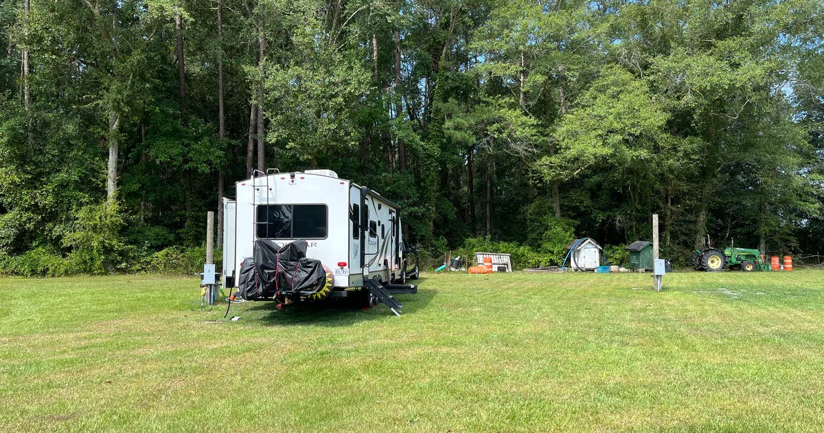 Camper-Submitted Photos of Two Horse Wagon RV Park