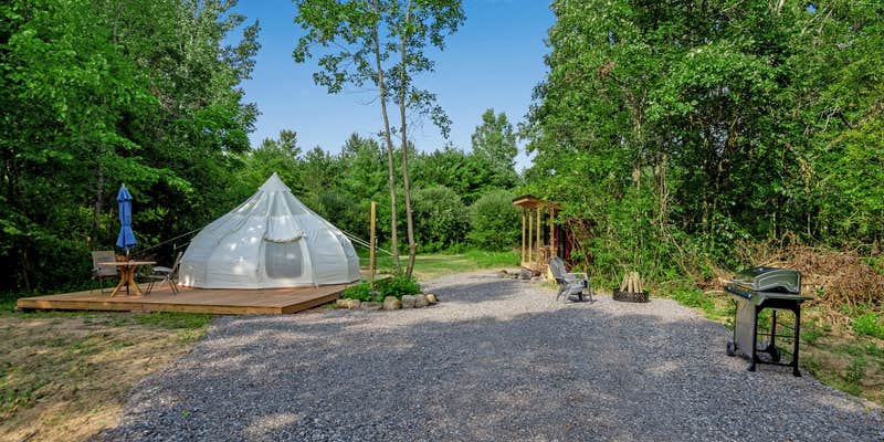 Camper submitted image from Rustic Escape Glamping Site