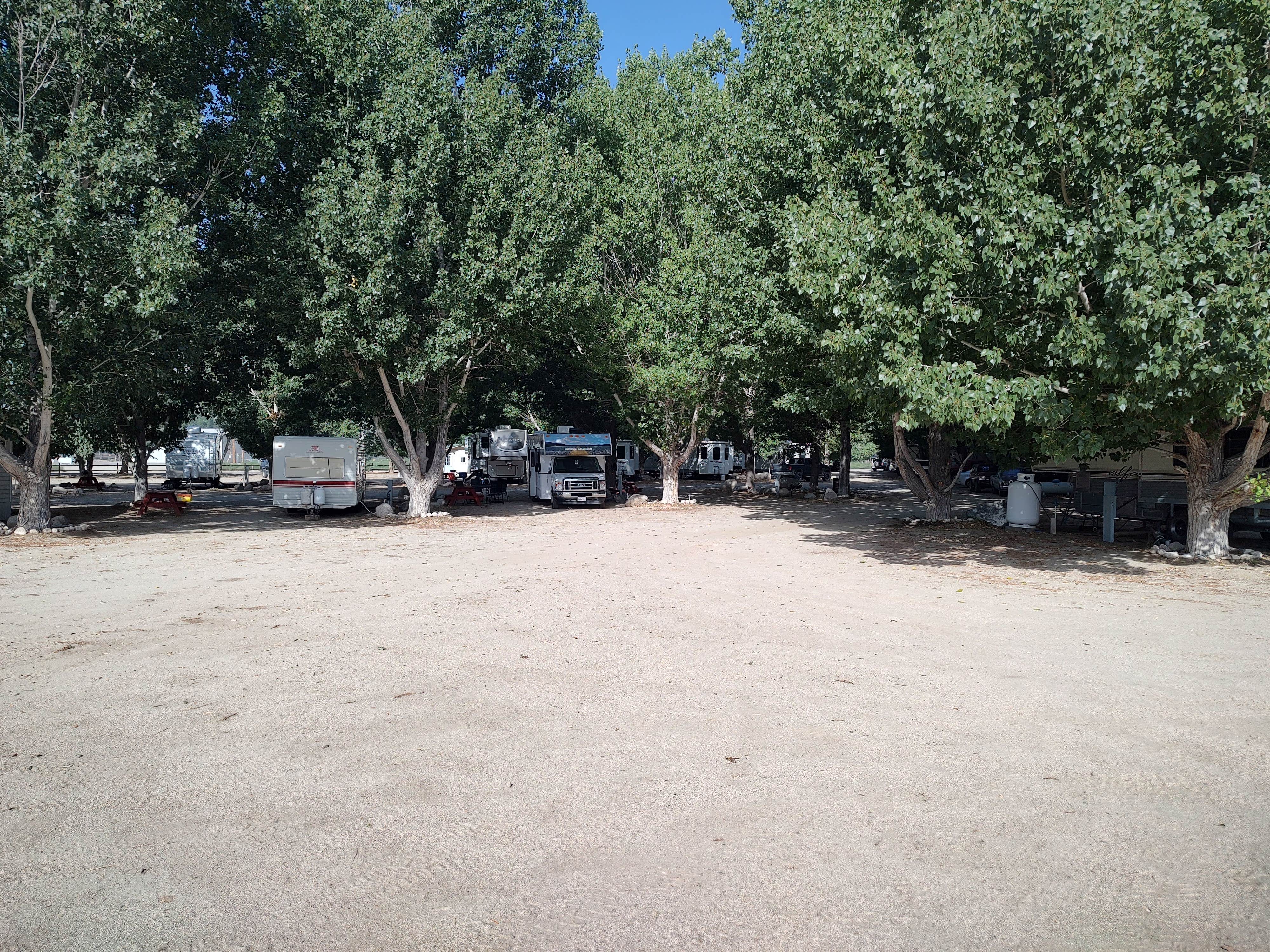 Camper submitted image from Esmeralda Market & RV - 2