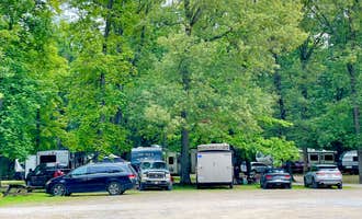 Camping near Lynnville Park: Oakridge Campground, Chrisney, Indiana