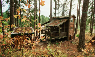 Camping near Memaloose State Park Campground: Tree House Tranquil A Tree - Romantic Escape, White Salmon, Washington