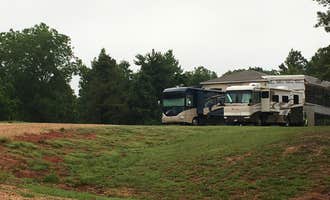 Camping near Town Creek: Mississippi Art & wine gallery , Amory, Mississippi
