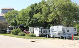 Camping near Willow Creek  State Rec Area: City of Hartington Campground, Homme Lake, Nebraska
