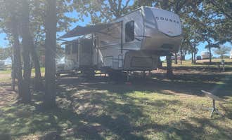Camping near Meeker Lake: Oak Glen RV & Mobile Home Park, Chandler, Oklahoma