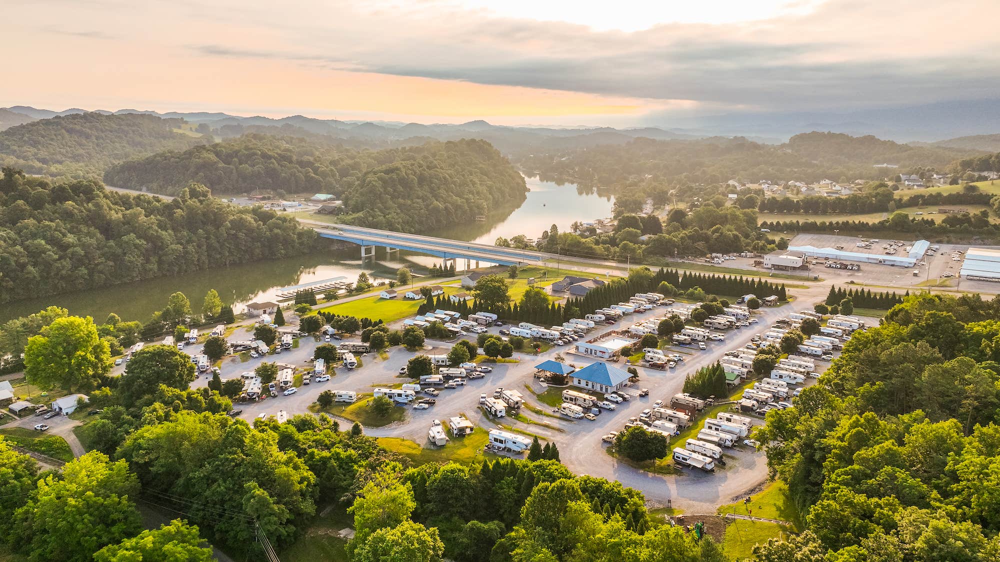 Camping near Crossville KOA: Lakeview RV Resort, Bluff City, Tennessee