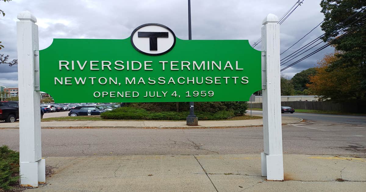 Camper-Submitted Photos of Riverside Terminal Overnight Parking
