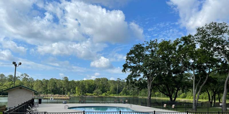 Camper submitted image from Mobile Oaks RV Resort