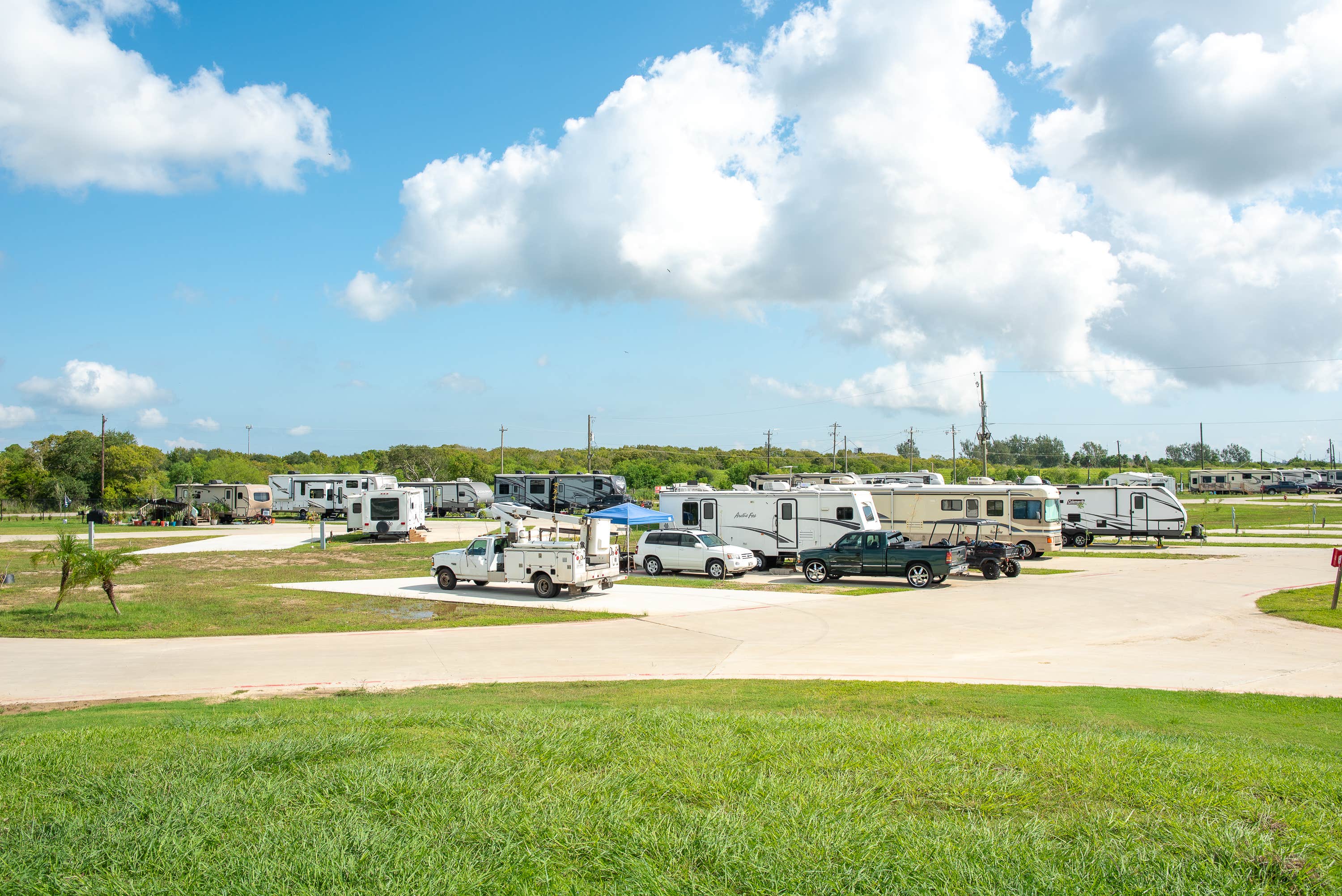 Camping near Kachina Cay: Big State RV Park, Hitchcock, Texas