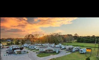 Camping near J & J's Place at the Springs: Mr D's RV Park, Ozark, Alabama