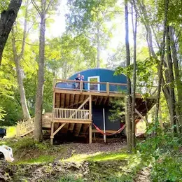 Campground Finder: WindSong in the treetops/hot tub