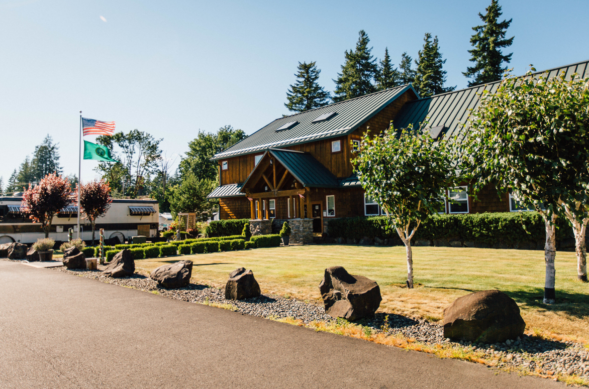 Camping near Lake Sylvia State Park Campground: Travel Inn RV Resort - KM Resorts, Elma, Washington