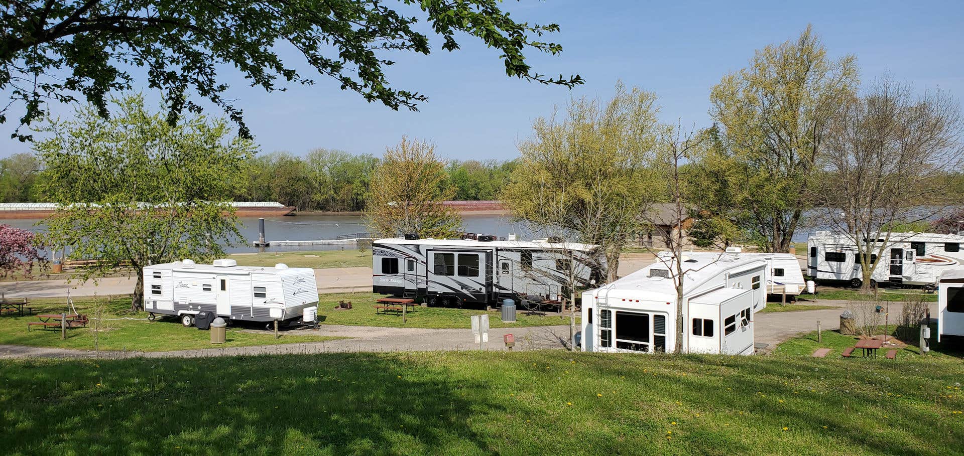 Camping near Spring Lake Park: Riverfront Park Campground, Havana, Illinois