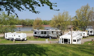 Camping near Spring Lake Park - Macomb: Riverfront Park Campground, Havana, Illinois