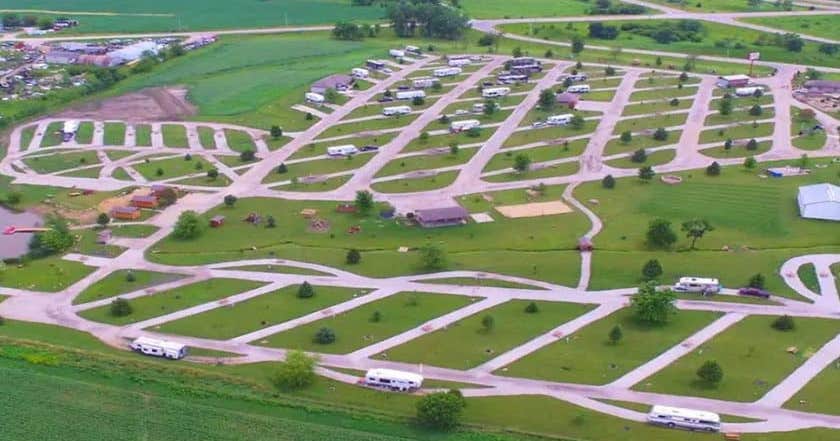 Waterloo, IA - Best RV Campgrounds & Full Hookup Sites